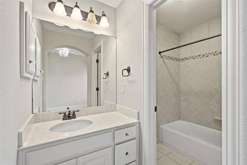 4012 Glenhurst Lane, Frisco, TX 75033 4012 Glenhurst Lane, Frisco, TX 75033