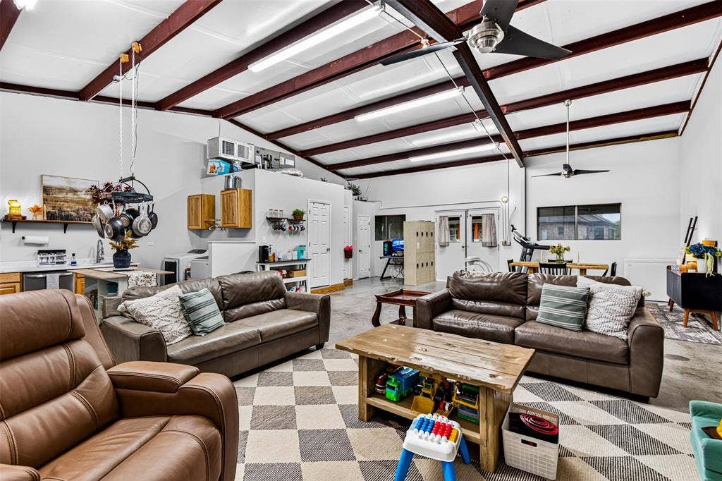 695 Harris Lane, Whitewright, TX 75491