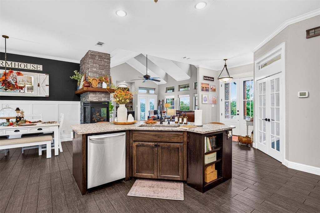 695 Harris Lane, Whitewright, TX 75491