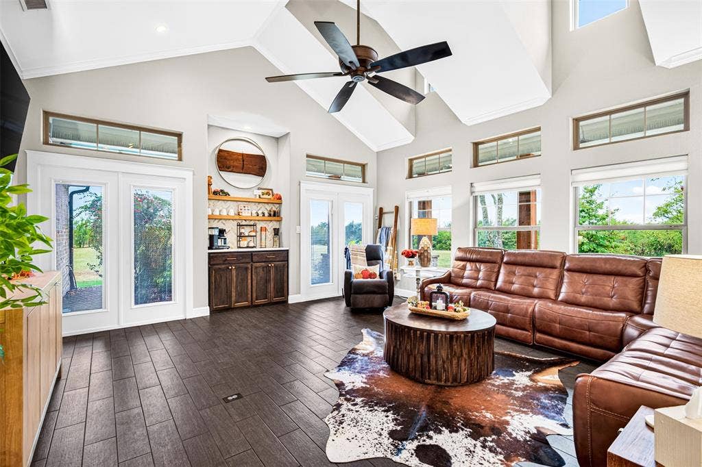695 Harris Lane, Whitewright, TX 75491