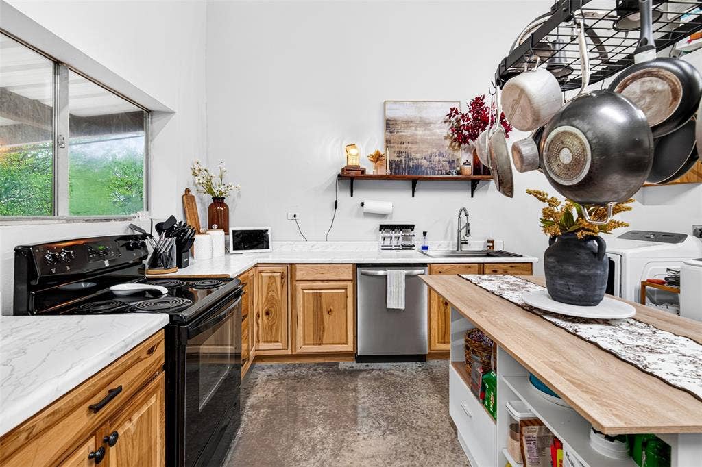 695 Harris Lane, Whitewright, TX 75491