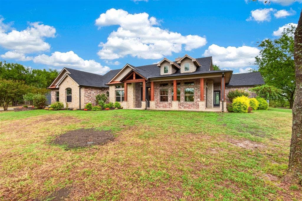 695 Harris Lane, Whitewright, TX 75491