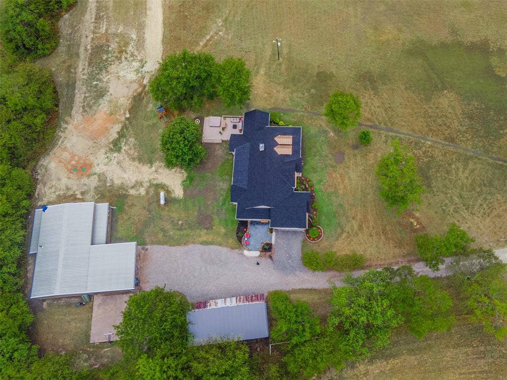695 Harris Lane, Whitewright, TX 75491
