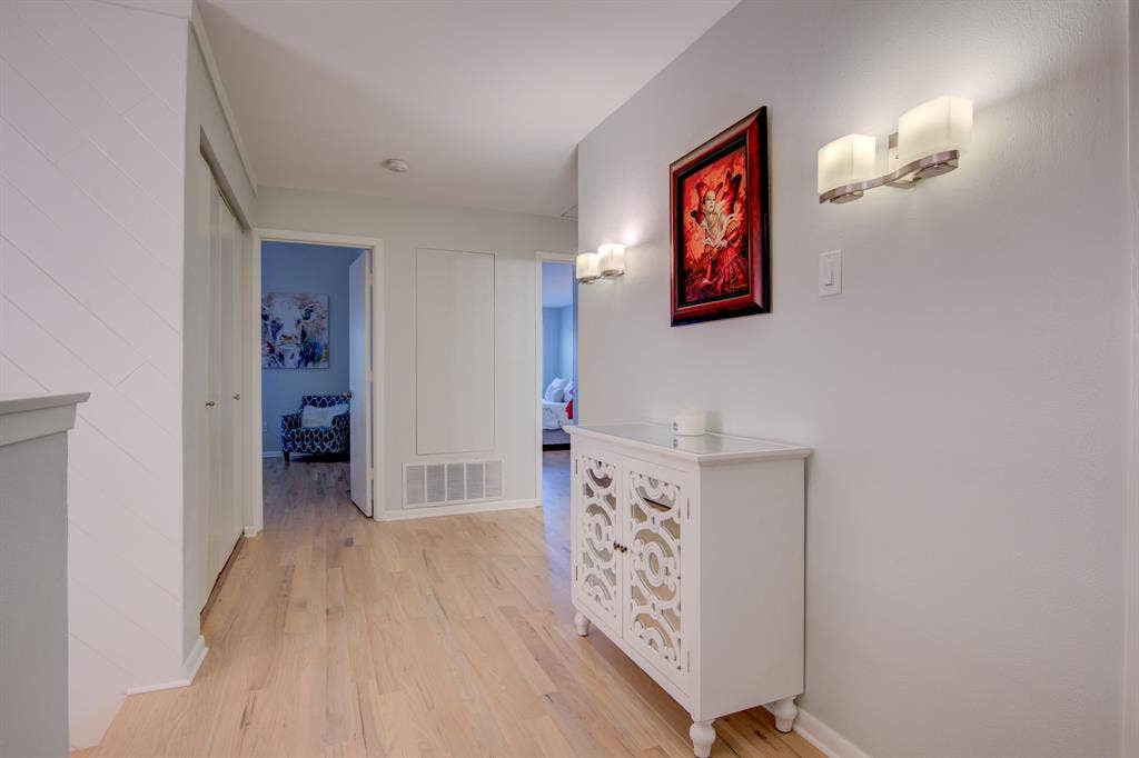 6840 E Northwest Highway, Dallas, TX 75231