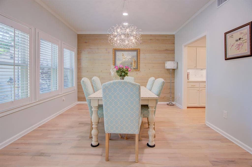 6840 E Northwest Highway, Dallas, TX 75231