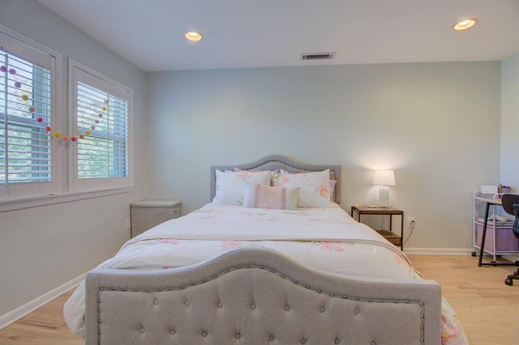 6840 E Northwest Highway, Dallas, TX 75231