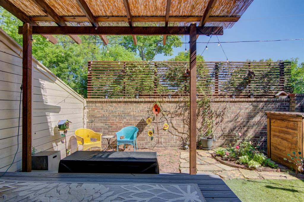 6840 E Northwest Highway, Dallas, TX 75231