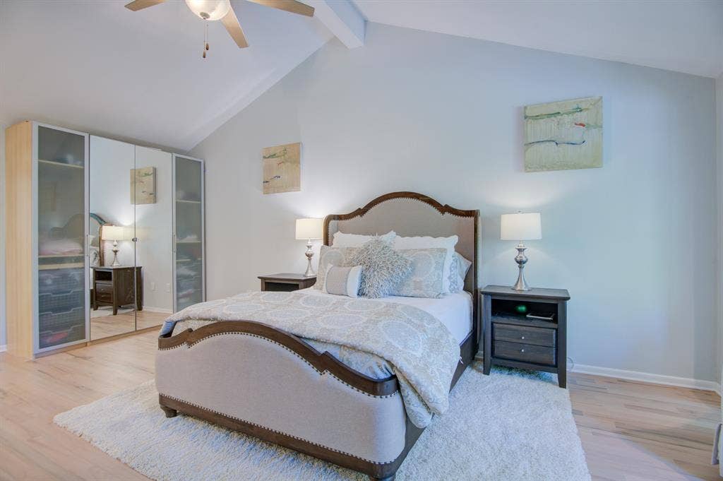 6840 E Northwest Highway, Dallas, TX 75231