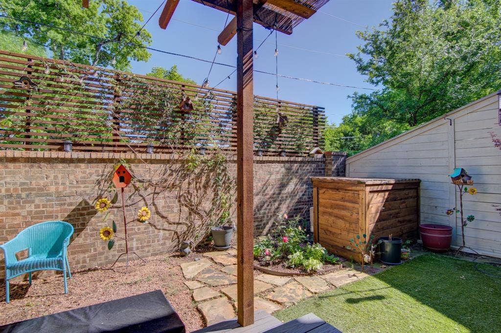 6840 E Northwest Highway, Dallas, TX 75231