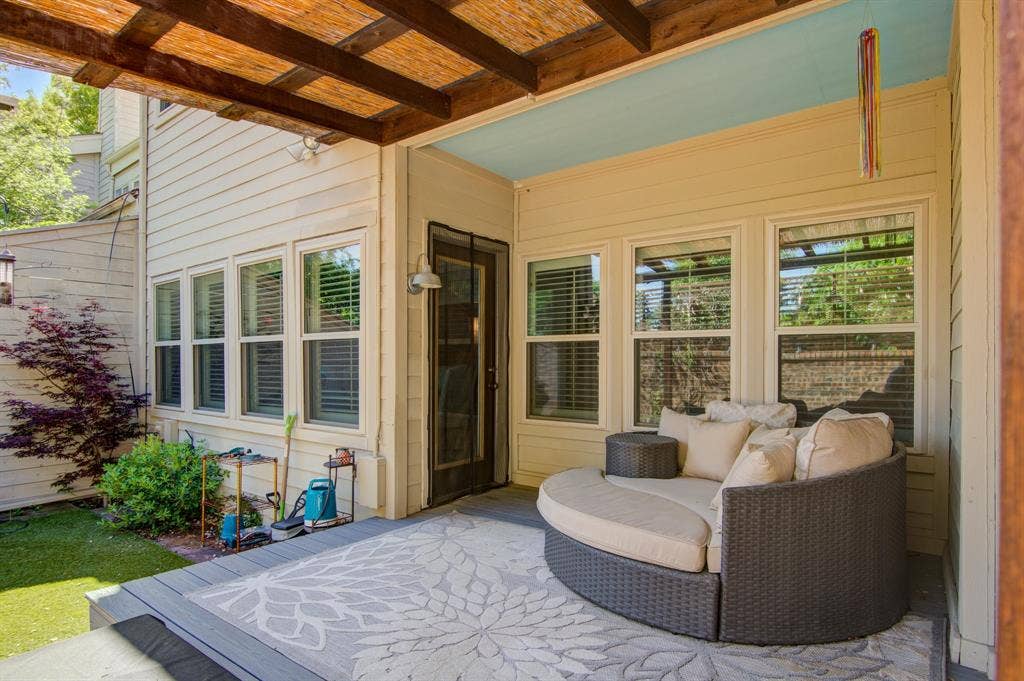 6840 E Northwest Highway, Dallas, TX 75231