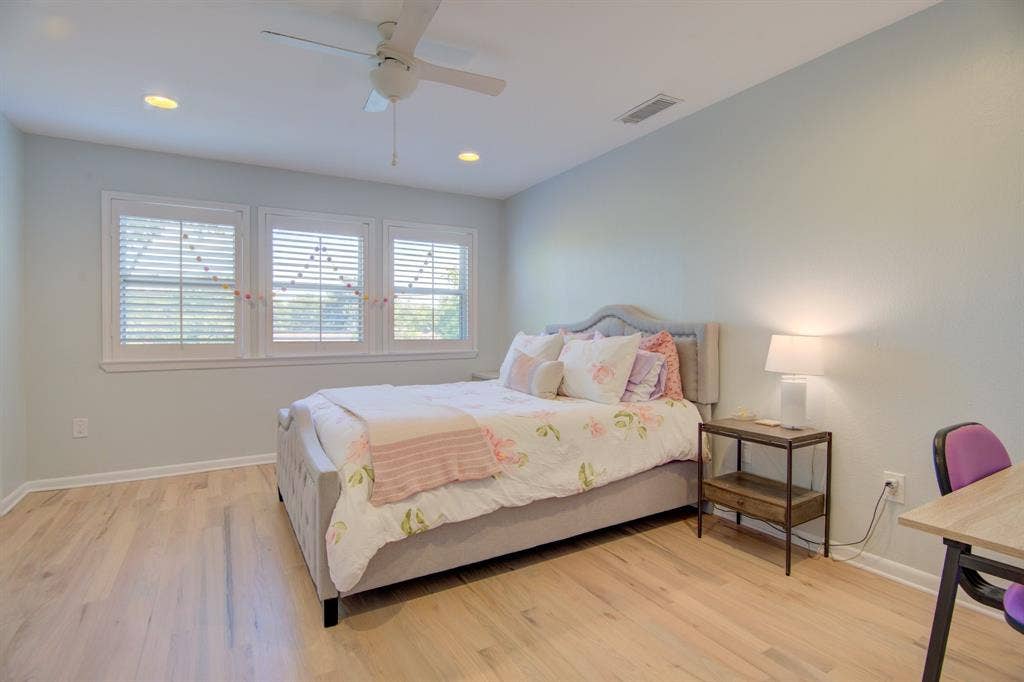 6840 E Northwest Highway, Dallas, TX 75231