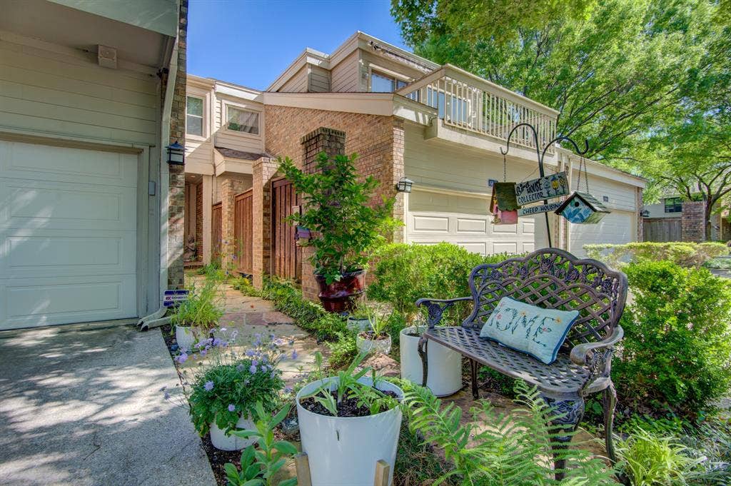 6840 E Northwest Highway, Dallas, TX 75231