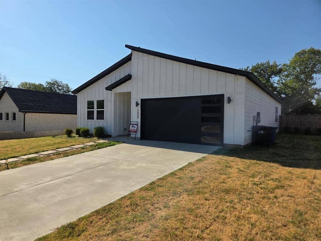 2604 Flora Lane, Denison, TX 75020