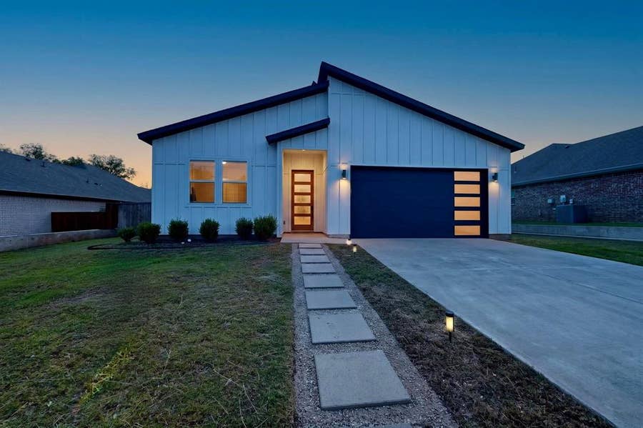 Property photo for 2604 Flora Lane, Denison, TX