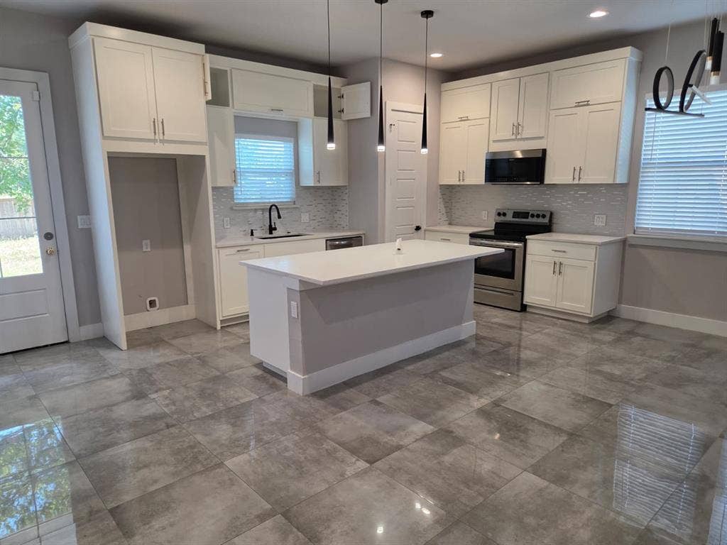 2604 Flora Lane, Denison, TX 75020