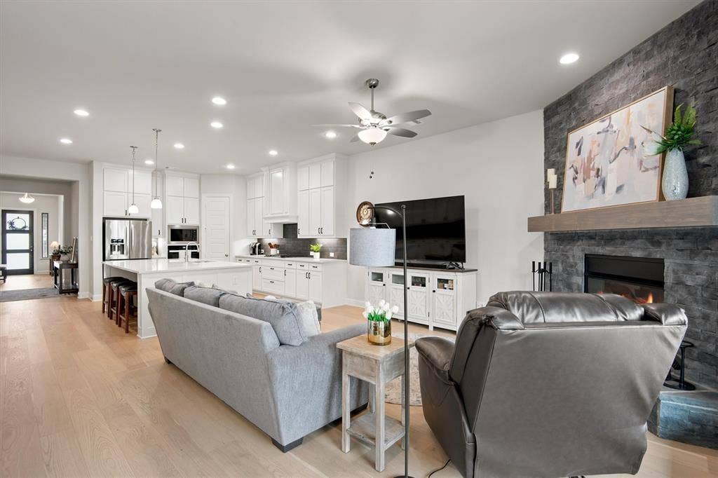 4218 Loophook Lane, Midlothian, TX 76065 4218 Loophook Lane, Midlothian, TX 76065