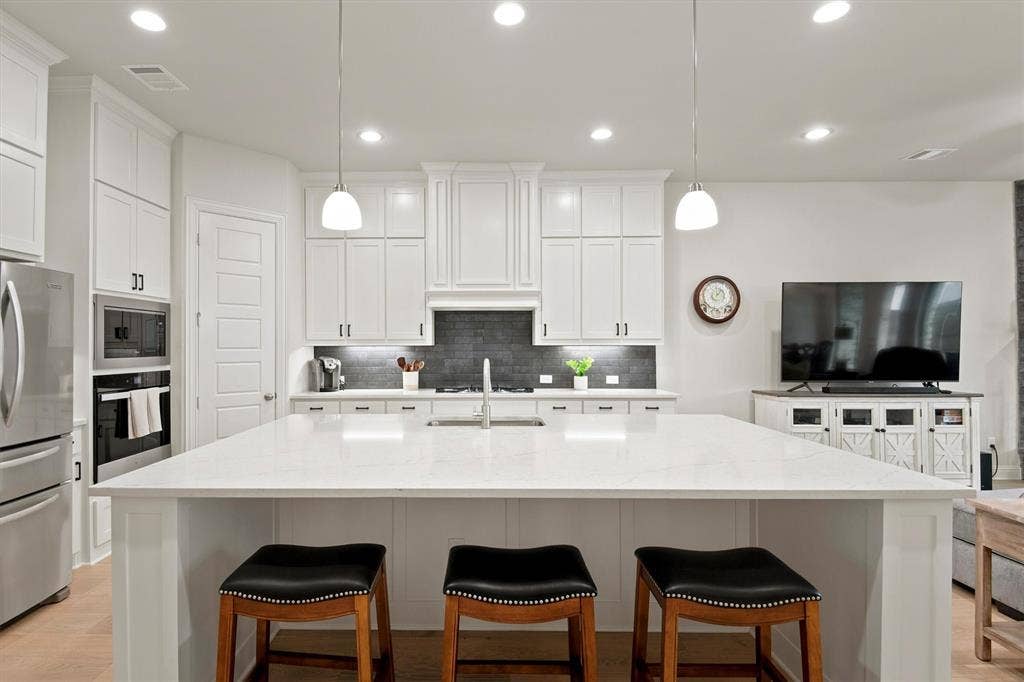 4218 Loophook Lane, Midlothian, TX 76065 4218 Loophook Lane, Midlothian, TX 76065