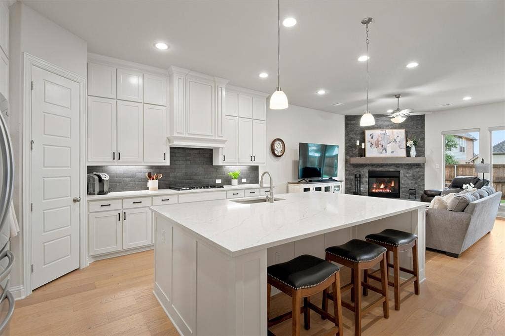 4218 Loophook Lane, Midlothian, TX 76065 4218 Loophook Lane, Midlothian, TX 76065