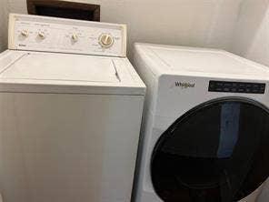 908 Cross Bend Road, Plano, TX 75023 Laundry Room