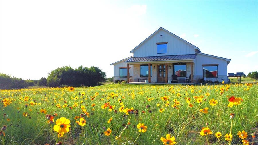 Property photo for 601 Hollow Drive, Lipan, TX