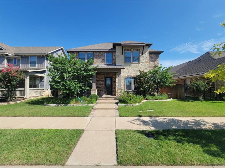 Property photo for 1023 Winter Fire Way, Arlington, TX