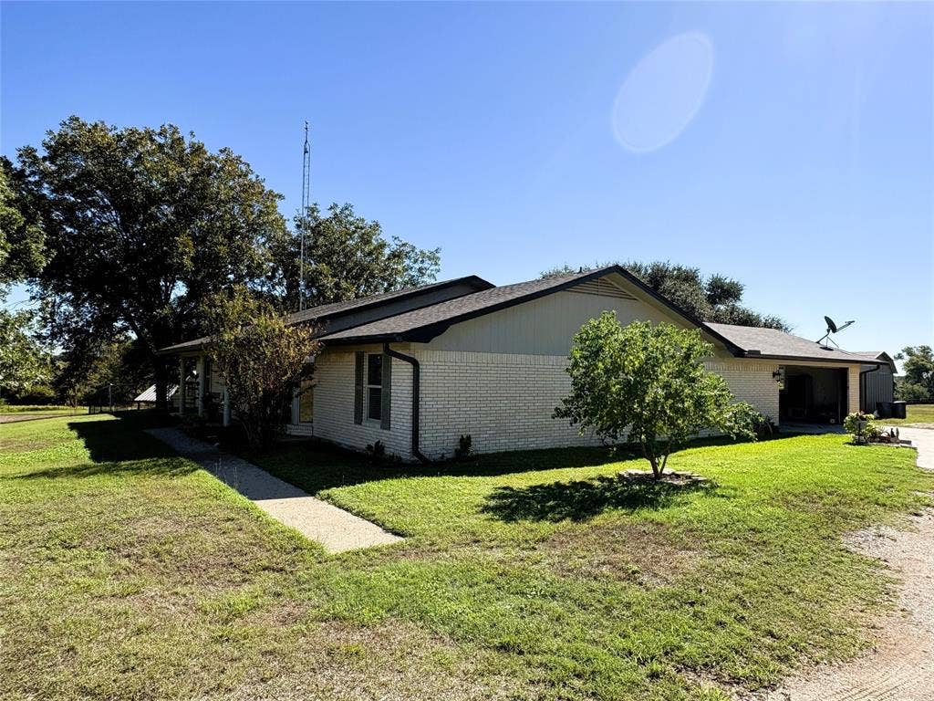 2379 Spring Valley Road, Lorena, TX 76655 2379 Spring Valley Road, Lorena, TX 76655