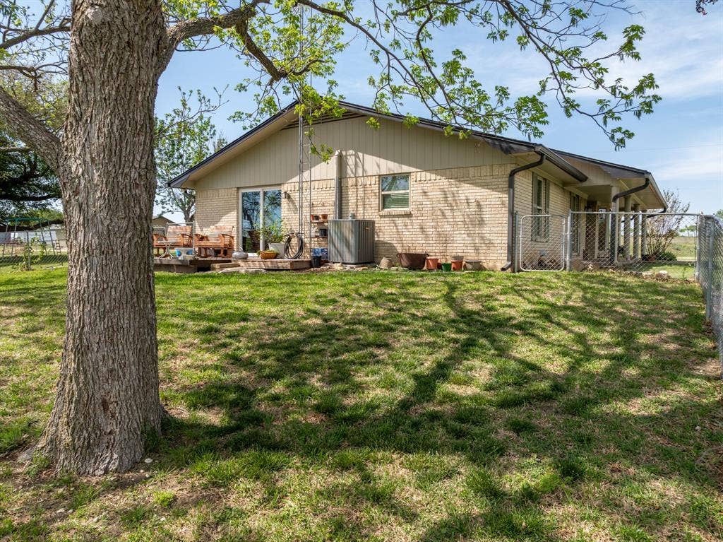 2379 Spring Valley Road, Lorena, TX 76655 2379 Spring Valley Road, Lorena, TX 76655