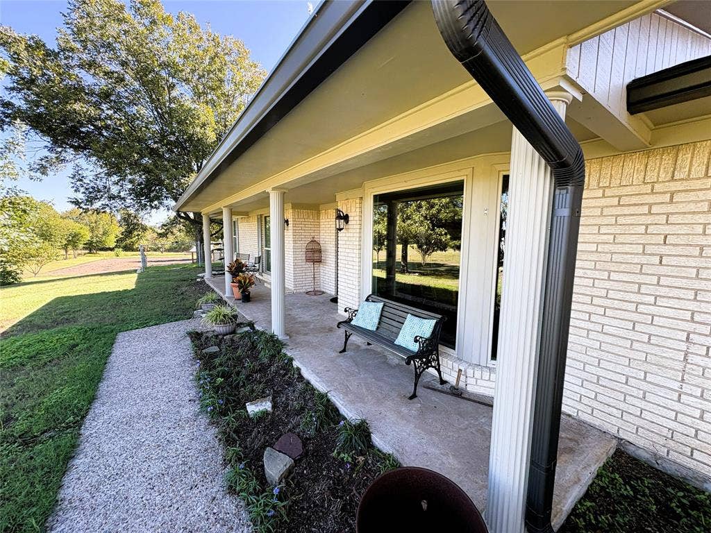 2379 Spring Valley Road, Lorena, TX 76655 2379 Spring Valley Road, Lorena, TX 76655