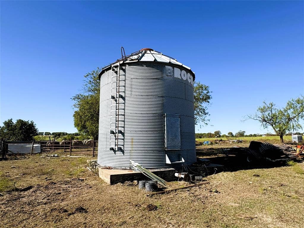 2379 Spring Valley Road, Lorena, TX 76655 2379 Spring Valley Road, Lorena, TX 76655