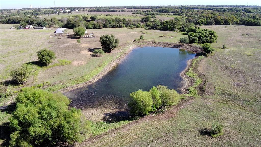 2379 Spring Valley Road, Lorena, TX 76655 2379 Spring Valley Road, Lorena, TX 76655