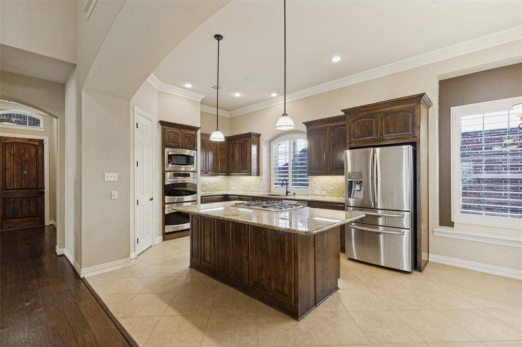 eat in kitchen with large island