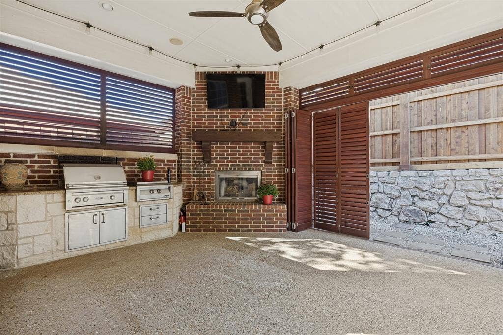 Enjoy entertaining year-round. Complete with shutters to close off