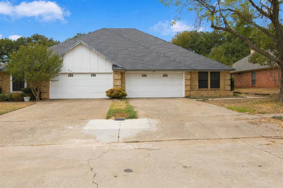 Property photo for 317 Moore Creek Road, Hurst, TX