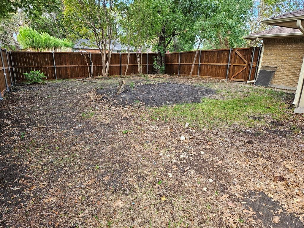 218 Buffalo Creek Drive, Waxahachie, TX 75165