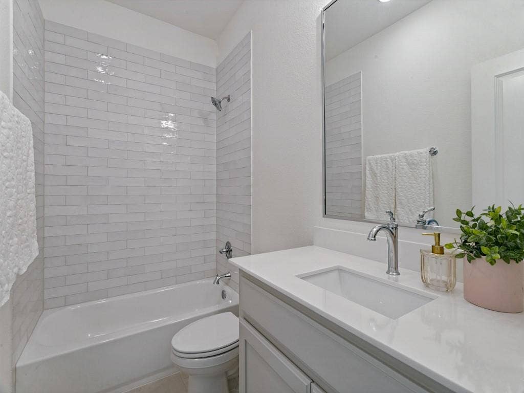 916 Triple Crown Court, Willow Park, TX 76087