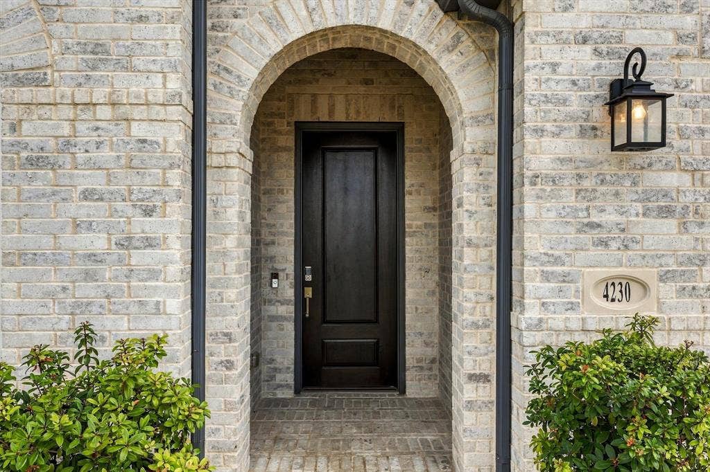 4230 Crown Run Road, Midlothian, TX 76065 C'mon In