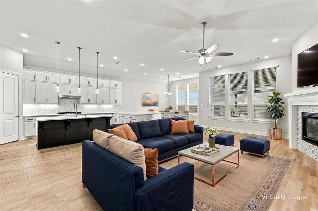 4230 Crown Run Road, Midlothian, TX 76065 The Great Room Virtually Staged