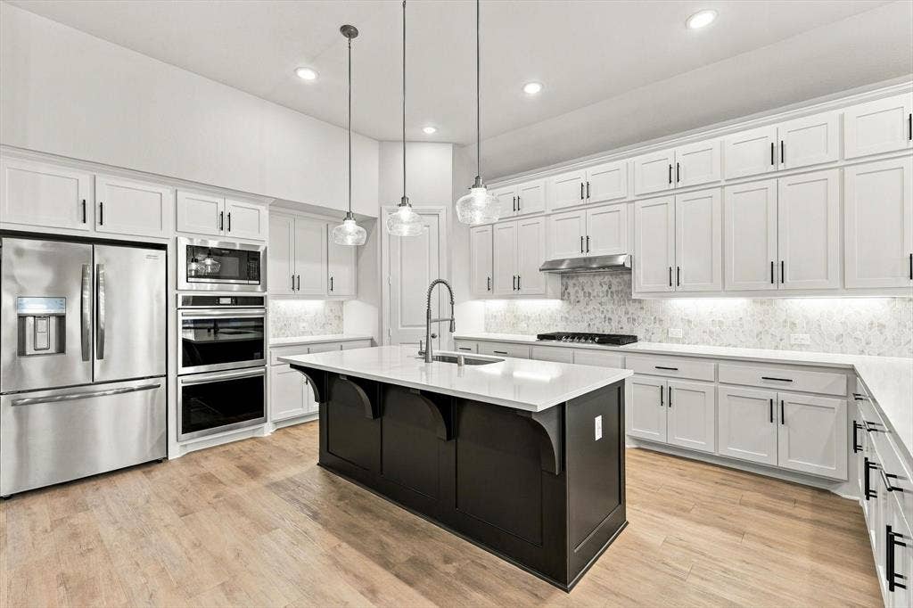4230 Crown Run Road, Midlothian, TX 76065 Frigidaire Gallery Stainless Appliances