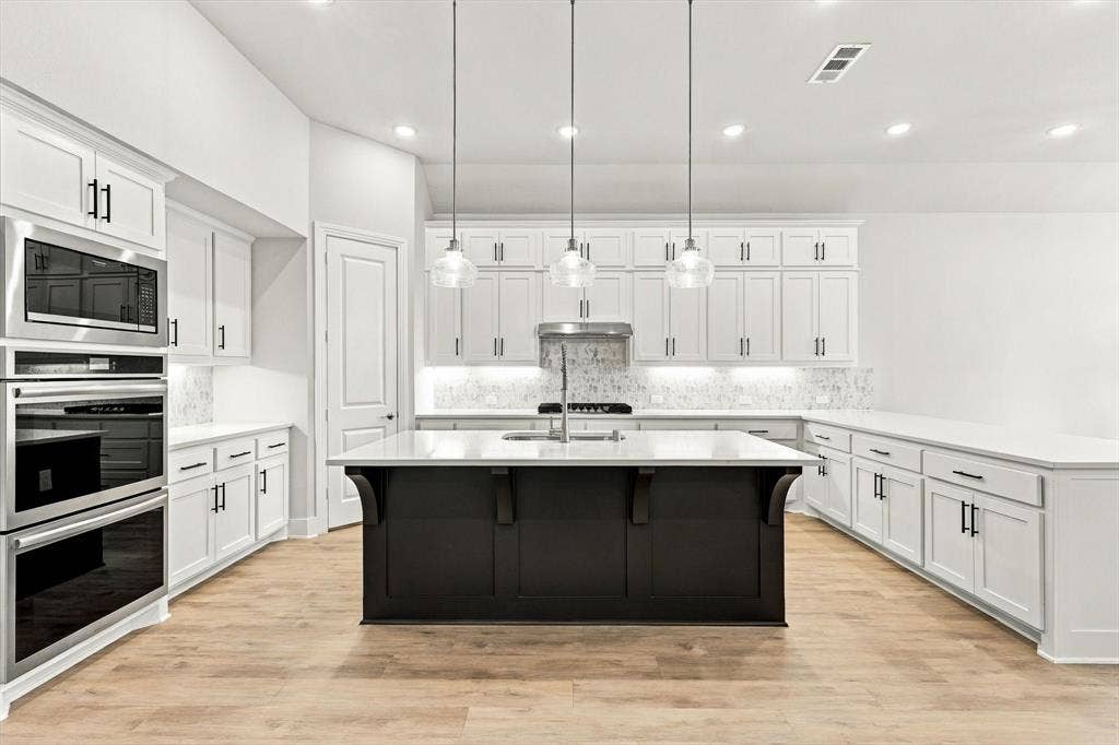 4230 Crown Run Road, Midlothian, TX 76065 Chef's Dream Kitchen