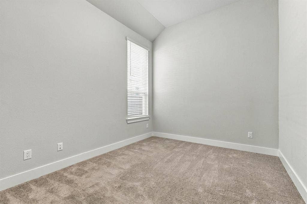 4230 Crown Run Road, Midlothian, TX 76065 Guest Bedroom 2 with walk in closet