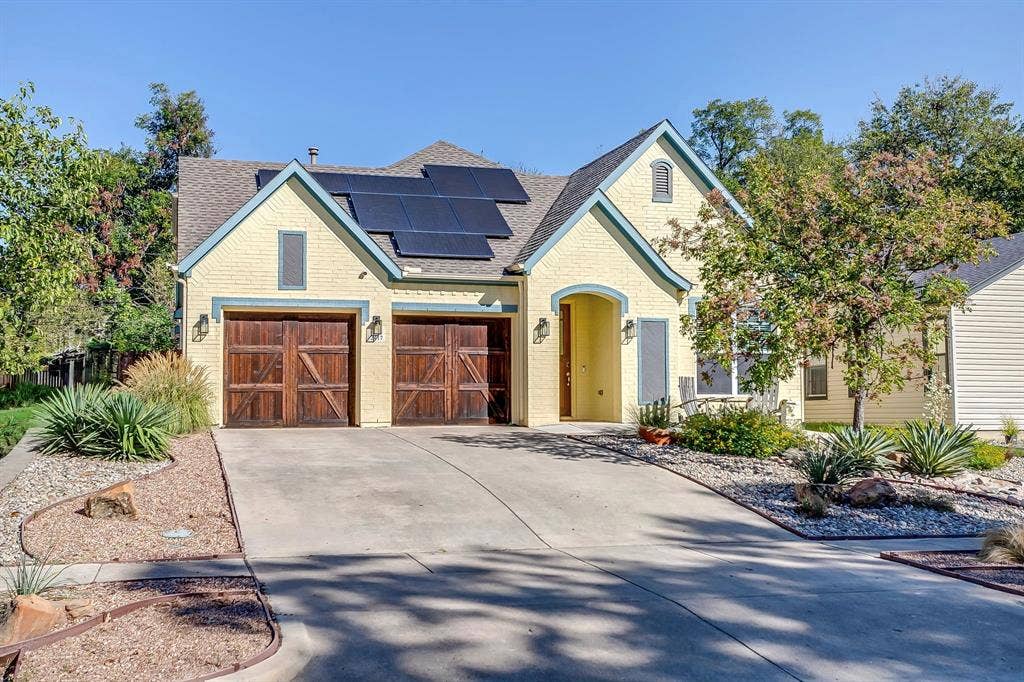 2417 Ryan Avenue, Fort Worth, TX 76110
