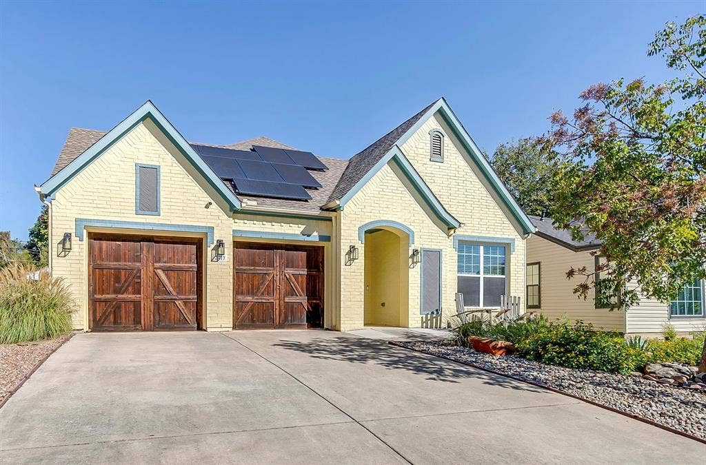 2417 Ryan Avenue, Fort Worth, TX 76110