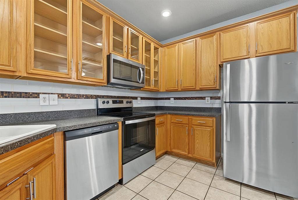 936 Cypress Creek Drive, Plano, TX 75025 936 Cypress Creek Drive, Plano, TX 75025