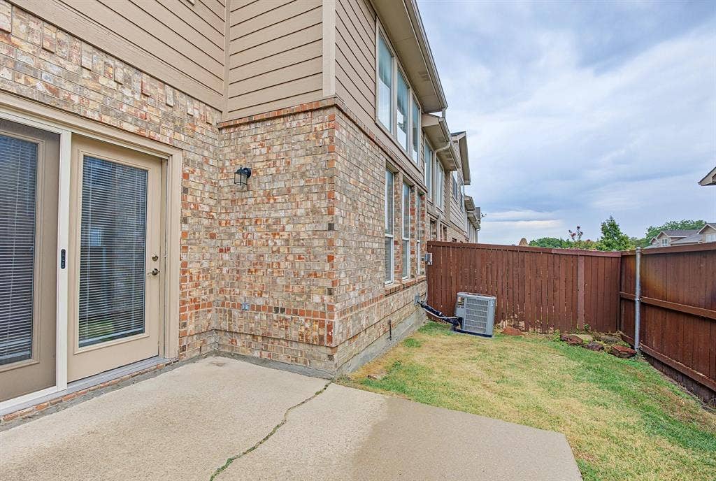 936 Cypress Creek Drive, Plano, TX 75025 936 Cypress Creek Drive, Plano, TX 75025