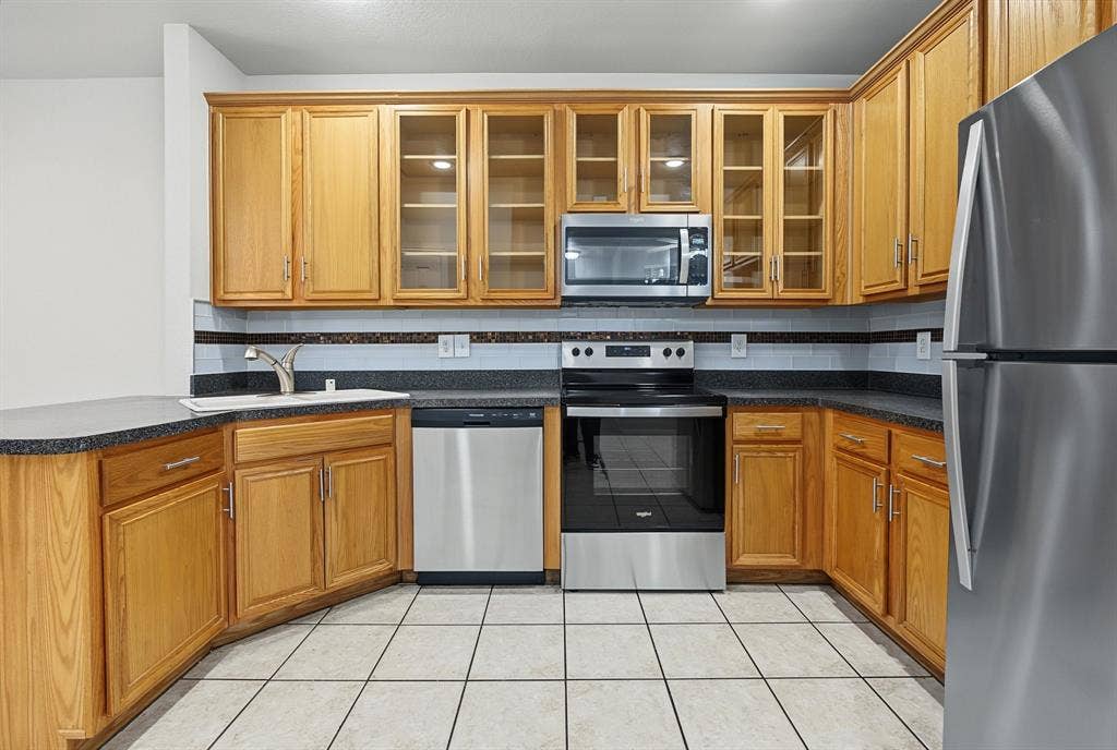 936 Cypress Creek Drive, Plano, TX 75025 936 Cypress Creek Drive, Plano, TX 75025