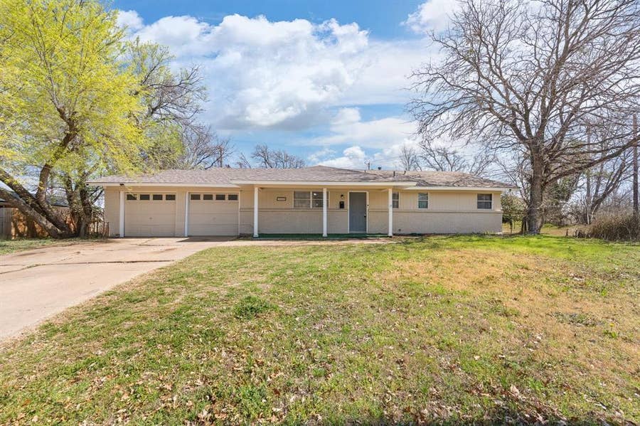 Property photo for 5509 Westhaven Drive, Fort Worth, TX