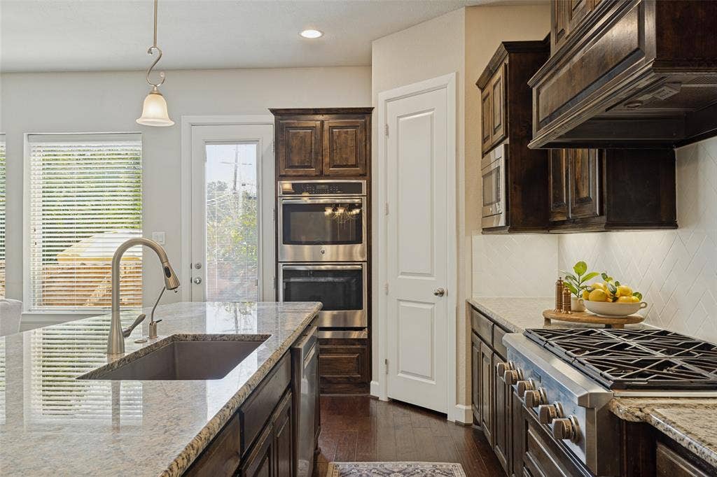 Gourmet Chef's Kitchen