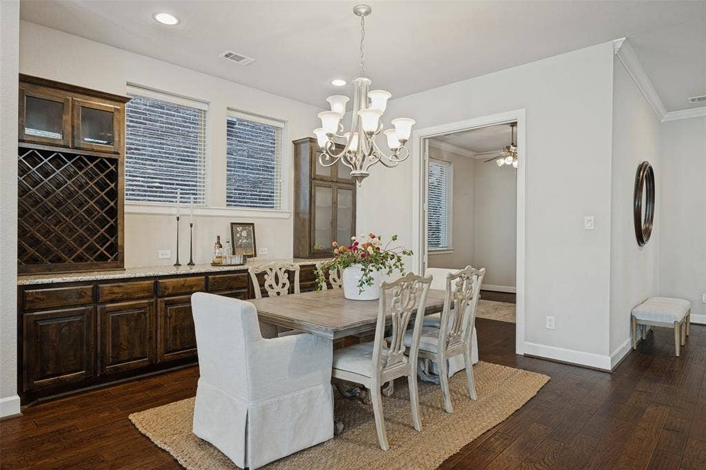 Built-in cabinets, wine lattice cabinet