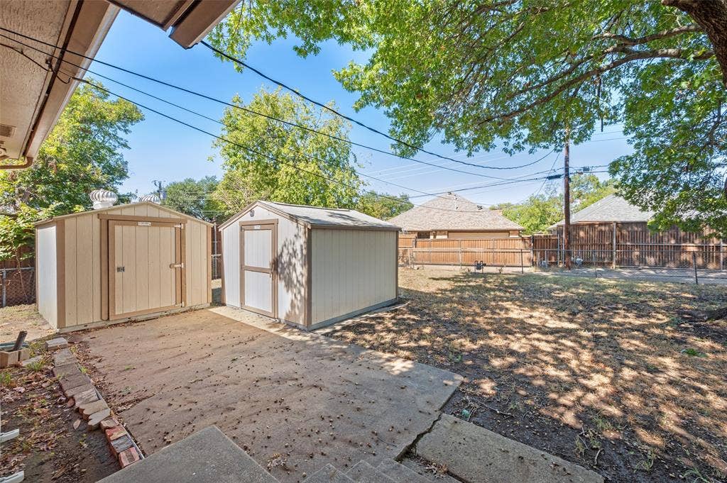 8819 Graywood Drive, Dallas, TX 75243 8819 Graywood Drive, Dallas, TX 75243