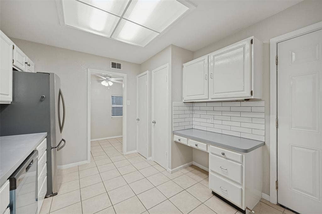 8819 Graywood Drive, Dallas, TX 75243 8819 Graywood Drive, Dallas, TX 75243